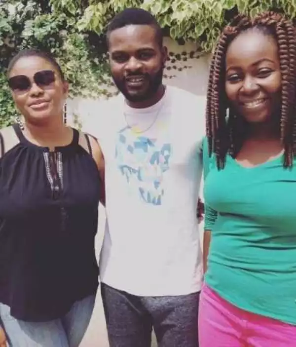 See What Comic Rapper, Falz Was Caught Doing While Taking A Photo With Female Fans